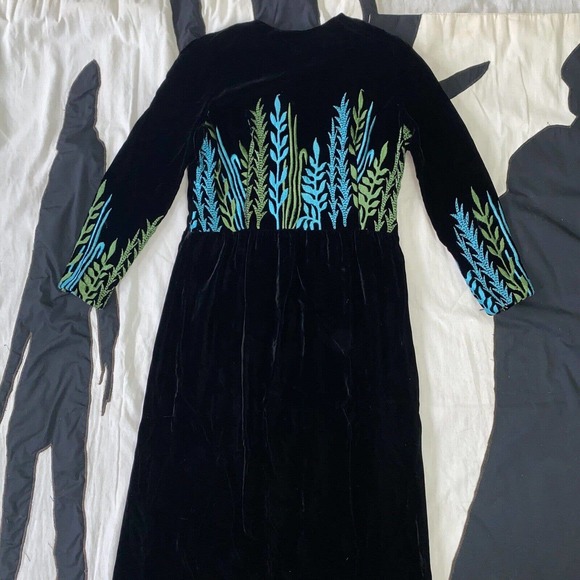 1960s Designer Silk Velvet Evening Gown w Elaborate Floral Embroidery Boho Glam - Picture 3 of 14